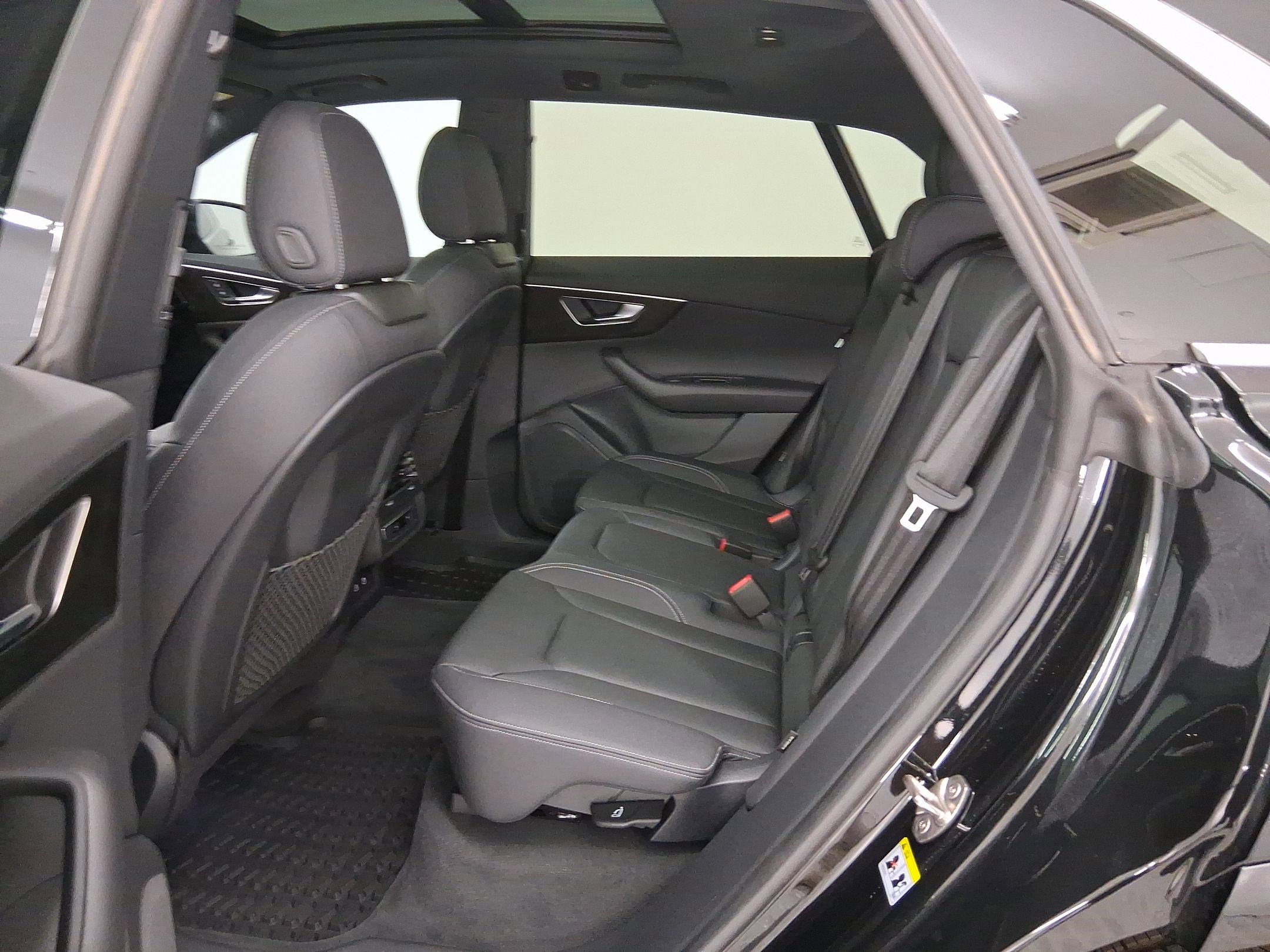 New 2025 Audi Q8 Premium image 13