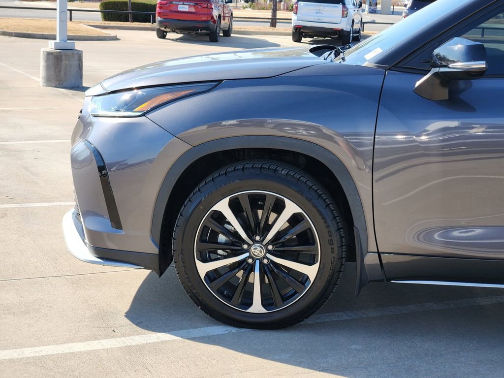 Used 2022 Toyota Highlander XSE image 9