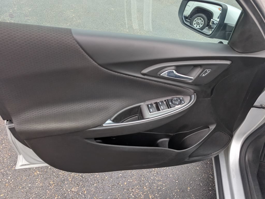 Used 2020 Chevrolet Malibu LT FWD image 13
