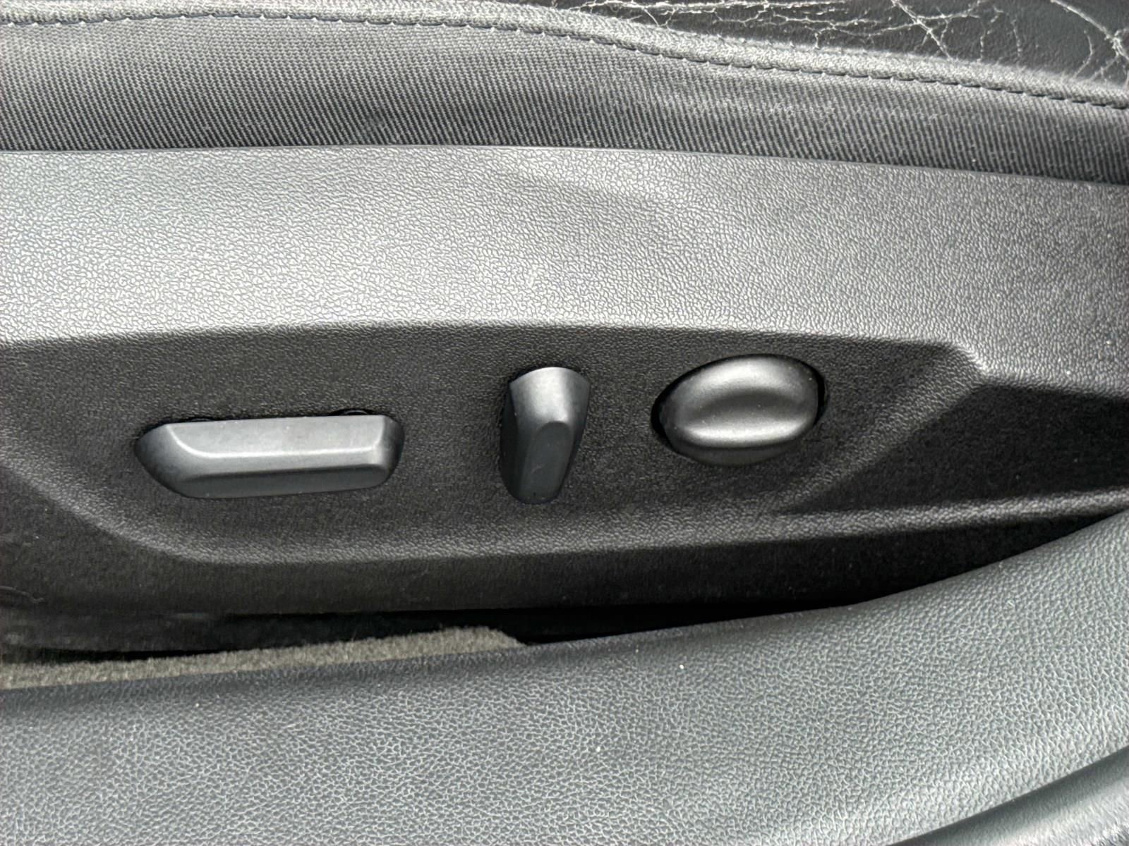 Used 2016 Buick Regal Premium w/ Driver Confidence Package #1 FWD image 23