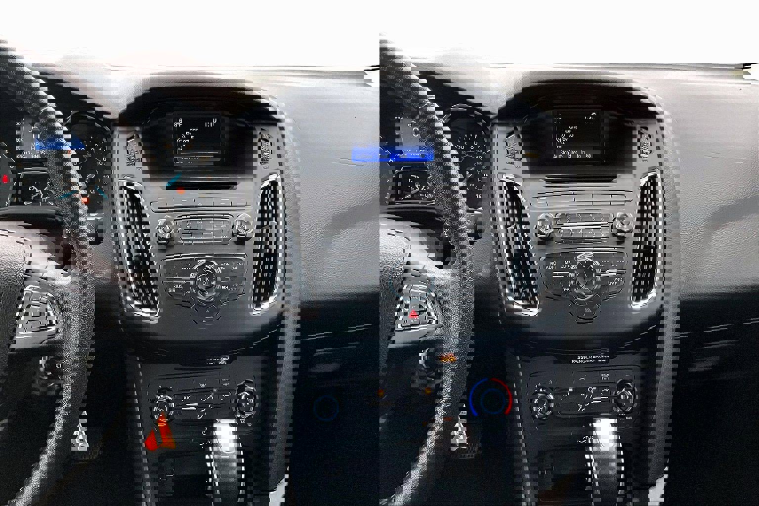 Used 2016 Ford Focus SE w/ Equipment Group 201A image 6