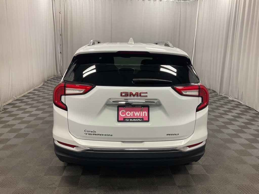 Used 2024 GMC Terrain SLT AWD/4WD image 5