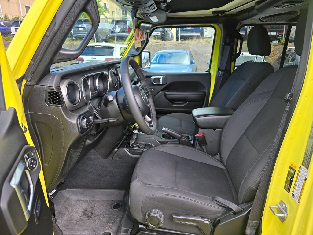 Used 2023 Jeep Wrangler Unlimited Sport AWD/4WD image 19