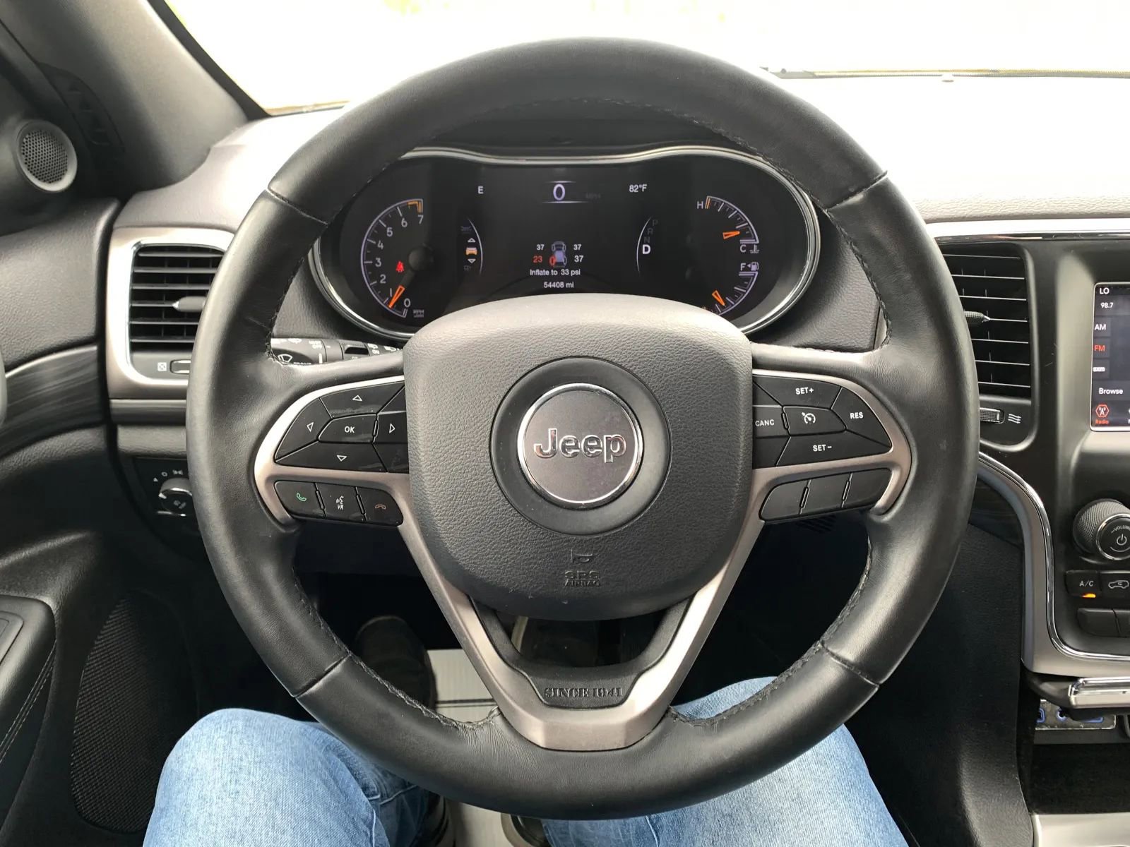 Used 2019 Jeep Grand Cherokee Laredo RWD image 13