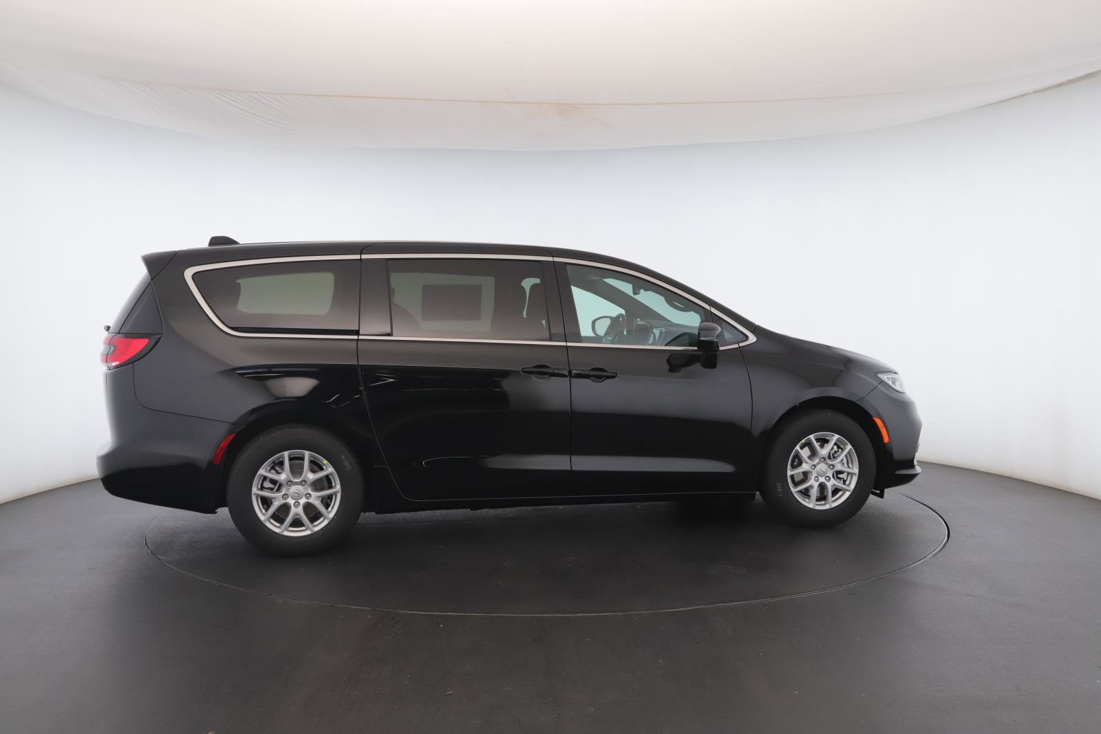 New 2026 Chrysler Pacifica Select image 30