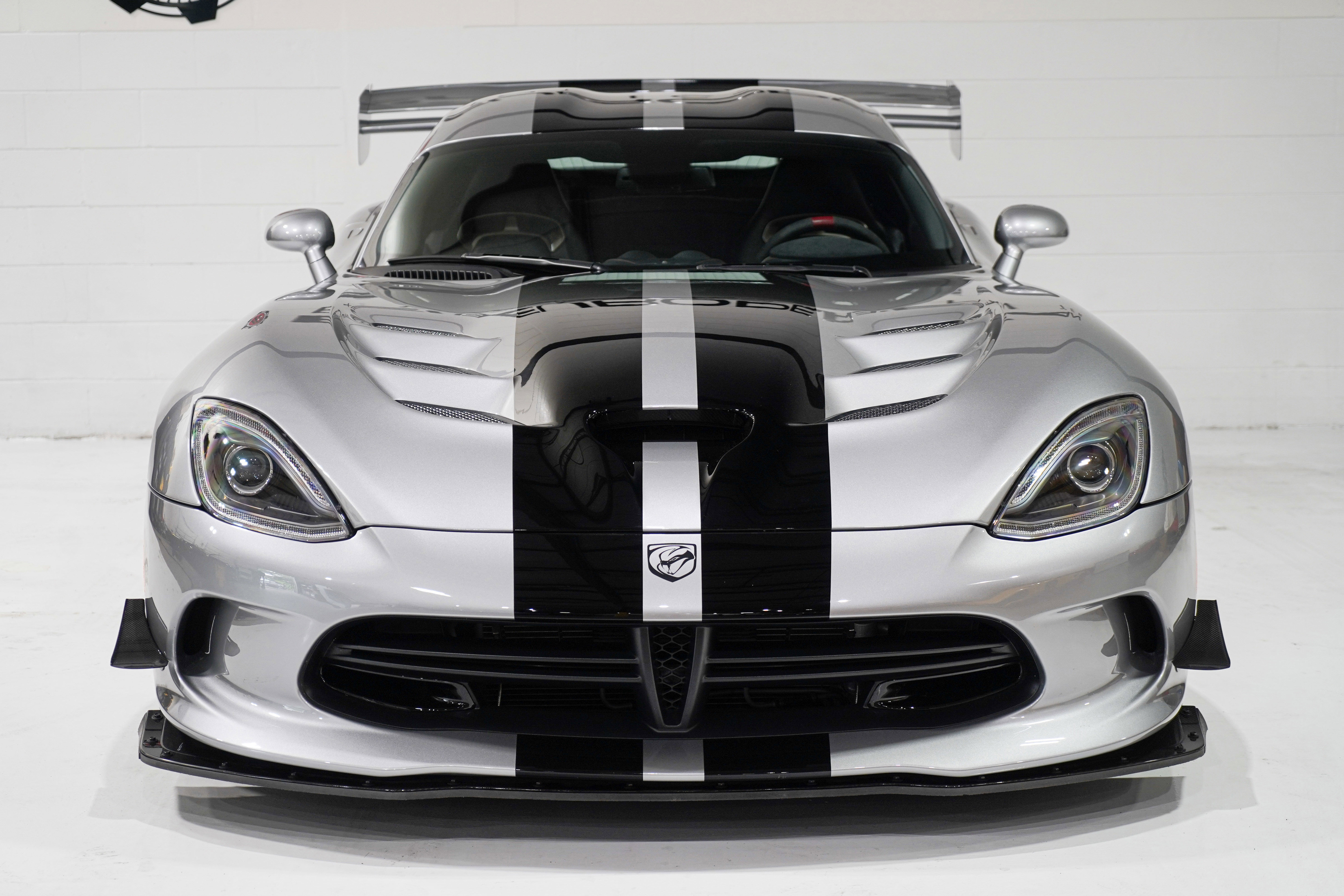 Used 2016 Dodge Viper ACR RWD image 5