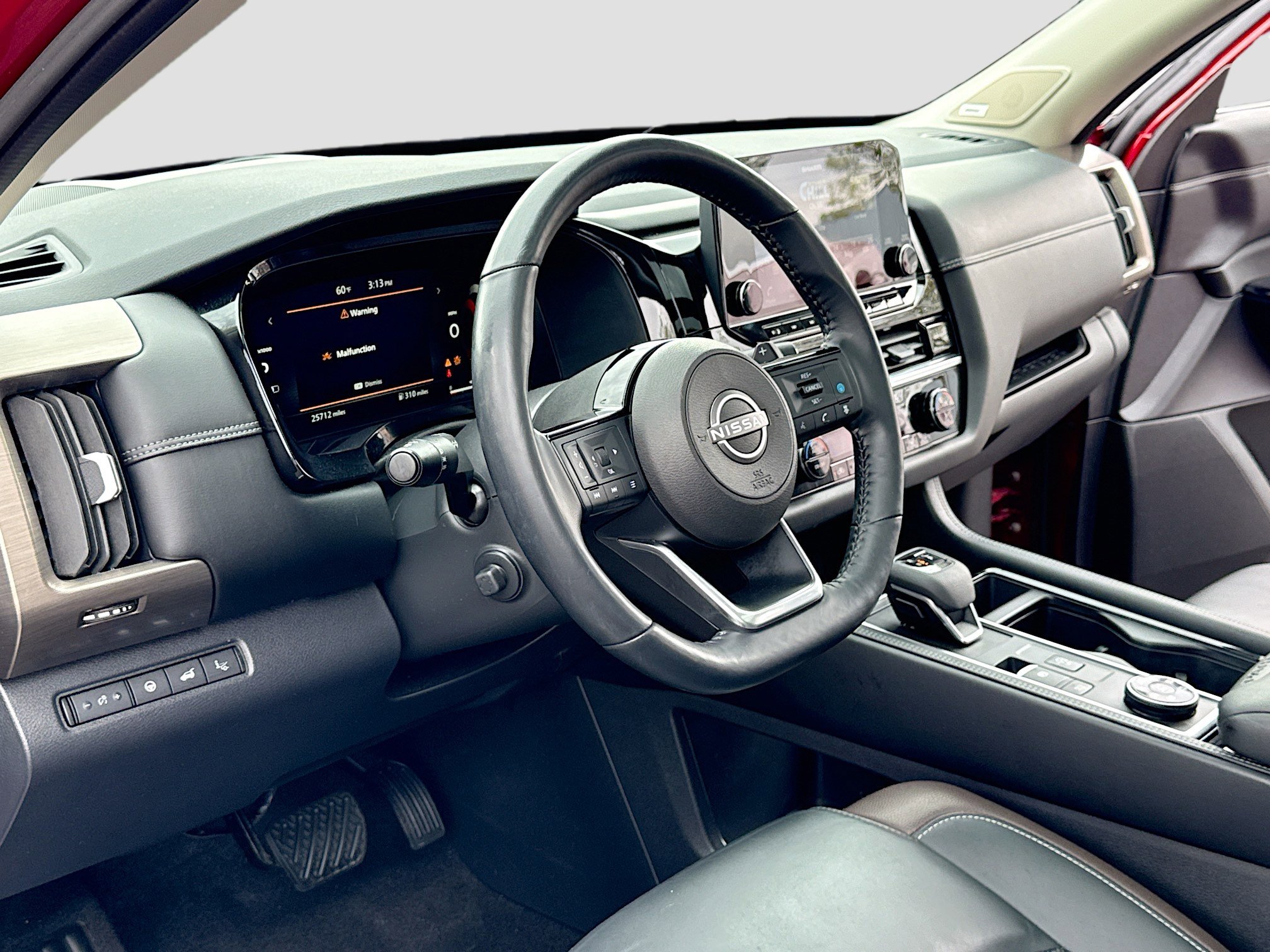 Used 2023 Nissan Pathfinder Platinum AWD/4WD image 4