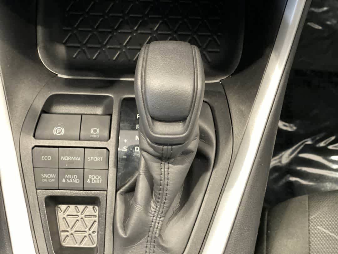 Certified 2025 Toyota RAV4 XLE AWD/4WD image 22