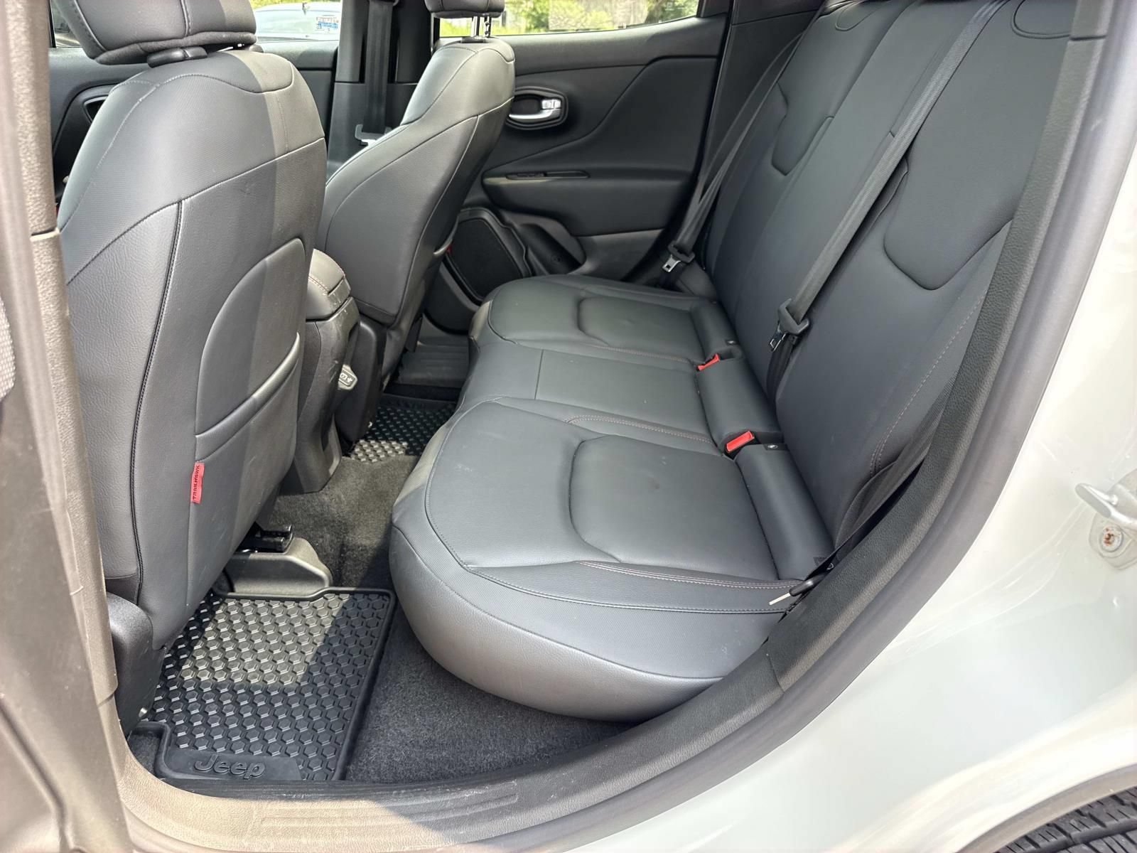 Used 2023 Jeep Renegade Trailhawk AWD/4WD image 28