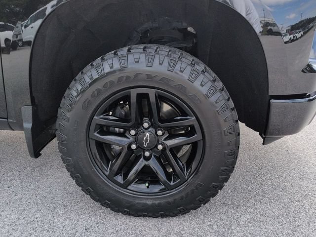 Used 2022 Chevrolet Silverado 1500 LT Trail Boss w/ LPO, Dark Essentials Package AWD/4WD image 12