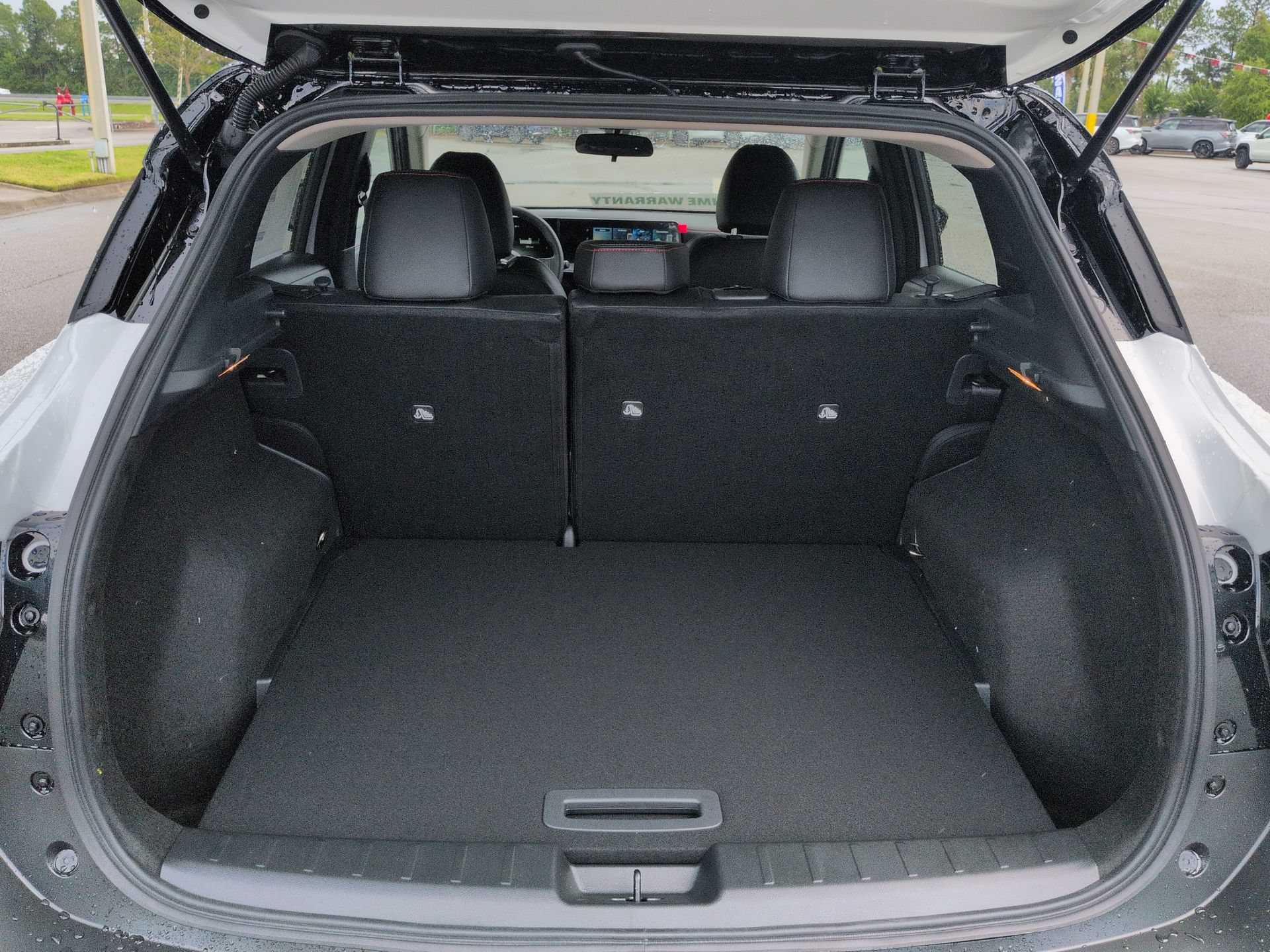 New 2026 Nissan Kicks SR FWD image 14