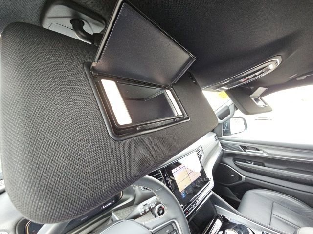 Used 2024 Jeep Wagoneer Series II w/ Flexible Seating Group image 51