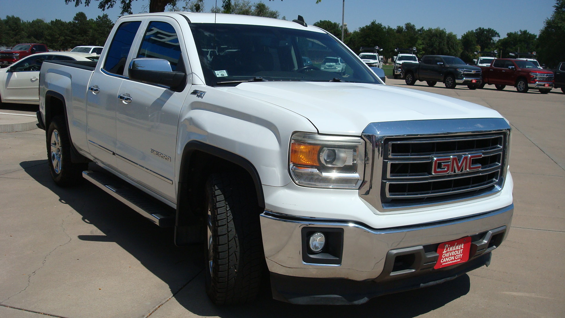 Used 2015 GMC Sierra 1500 SLT w/ Suspension Package, Off-Road AWD/4WD image 3