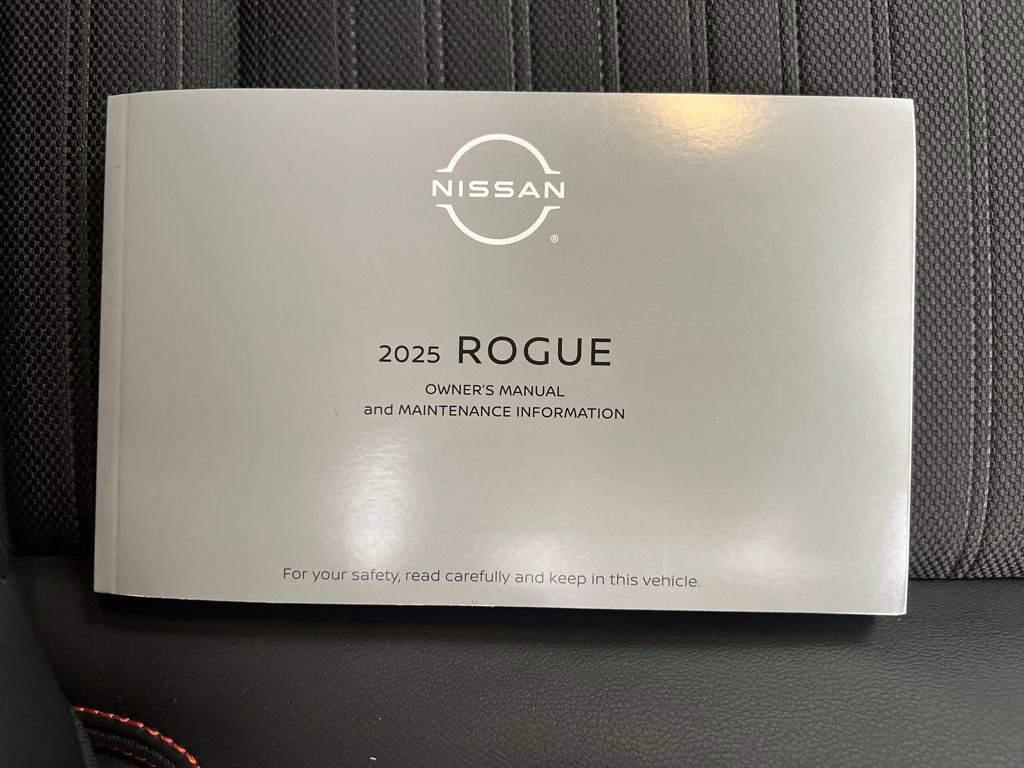 Used 2025 Nissan Rogue SV image 27