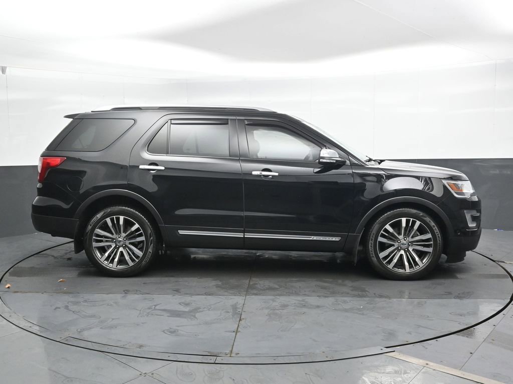 Used 2017 Ford Explorer Platinum image 4
