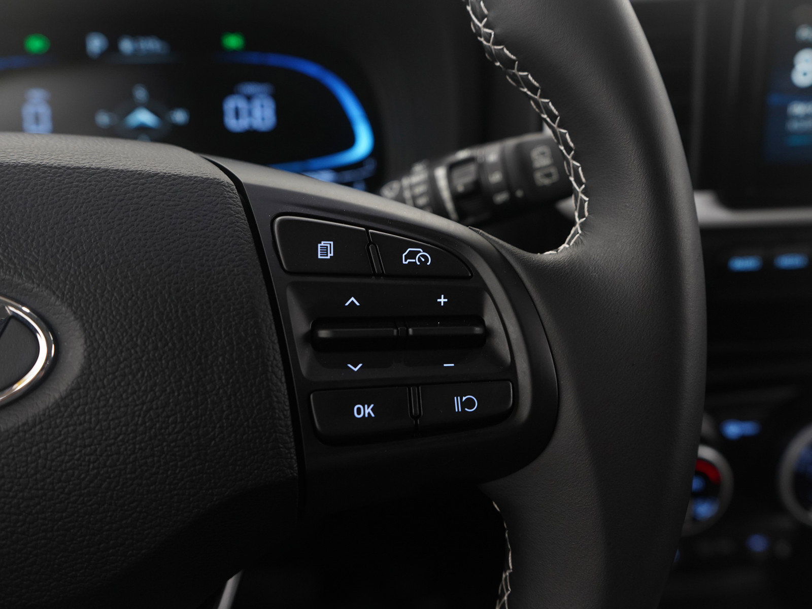 Certified 2025 Hyundai Venue Limited image 25