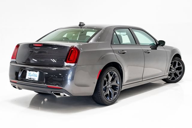 Certified 2021 Chrysler 300 Touring w/ Sport Appearance Package RWD image 36