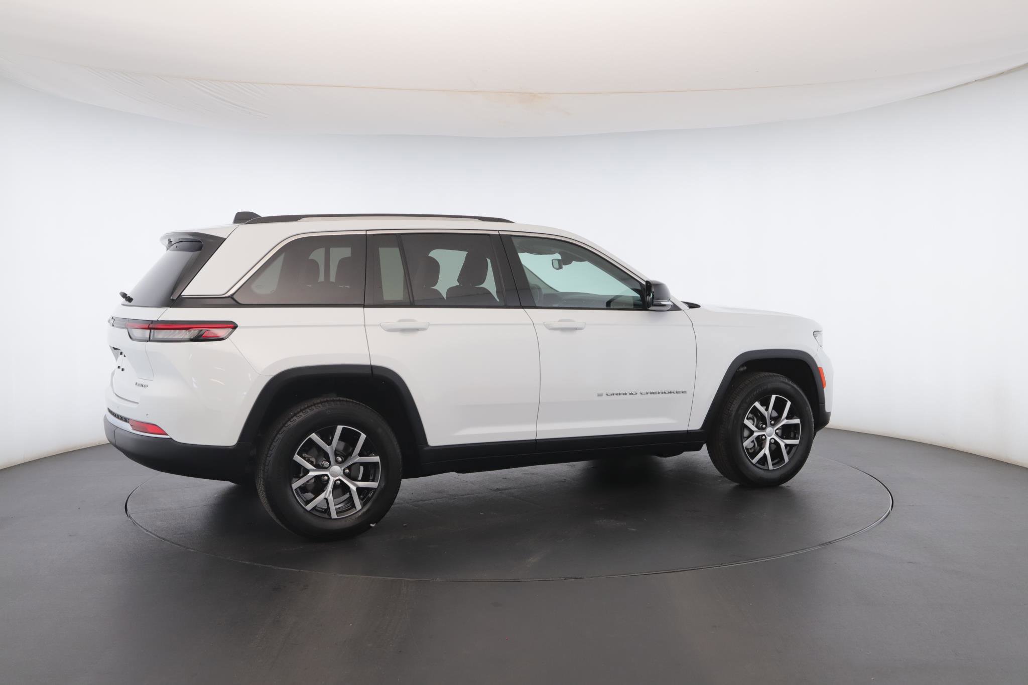 Used 2023 Jeep Grand Cherokee Limited w/ Trailer Tow Prep Group (B) image 31