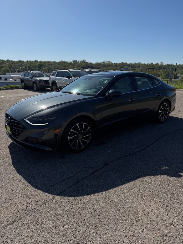 Certified 2023 Hyundai Sonata Limited FWD image 2