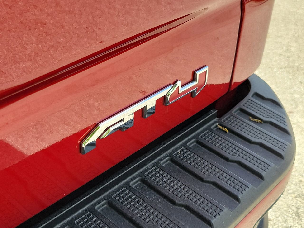 Used 2025 GMC Sierra 1500 AT4 w/ AT4 Premium Package image 7