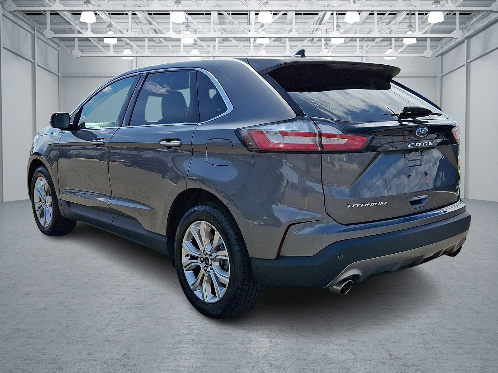 Used 2024 Ford Edge Titanium AWD/4WD image 4