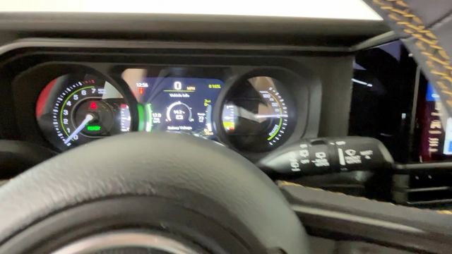 Used 2024 Jeep Wrangler Unlimited AWD/4WD image 28