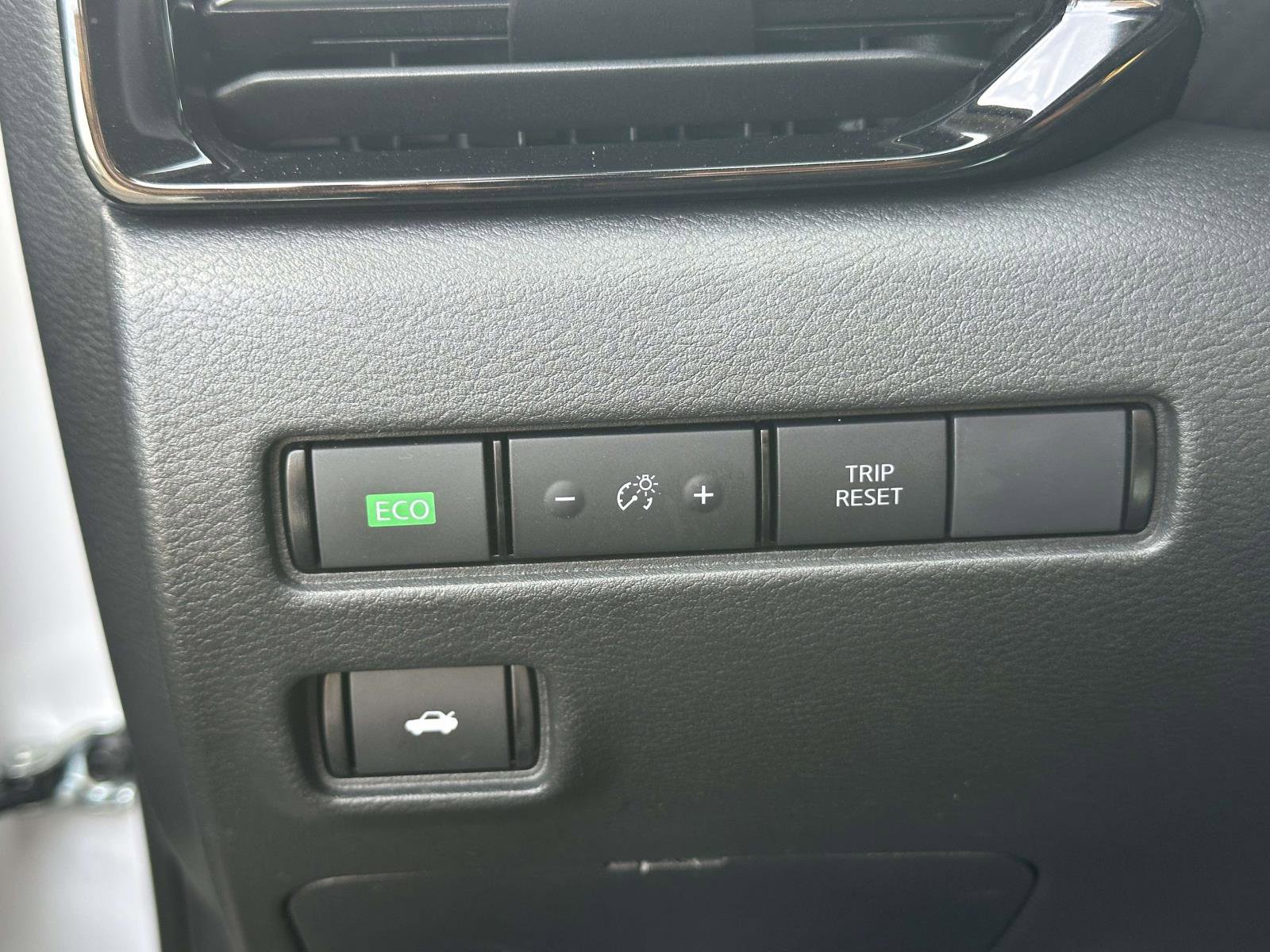 Used 2024 Nissan Sentra SR w/ SR Premium Package image 30