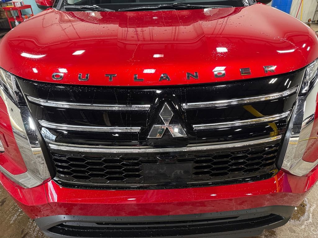 New 2026 Mitsubishi Outlander ES image 31