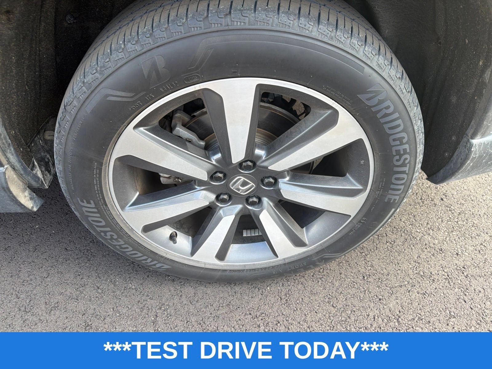 Used 2023 Honda Pilot Elite image 12