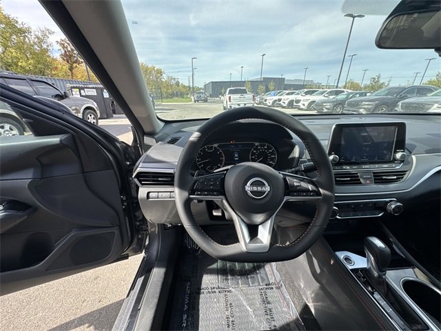 New 2025 Nissan Altima 2.5 SR image 14