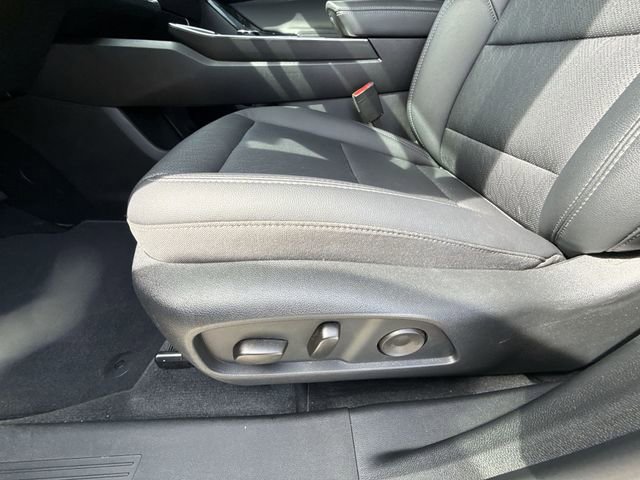 Used 2026 Chevrolet Equinox LT w/ Convenience Package II FWD image 12