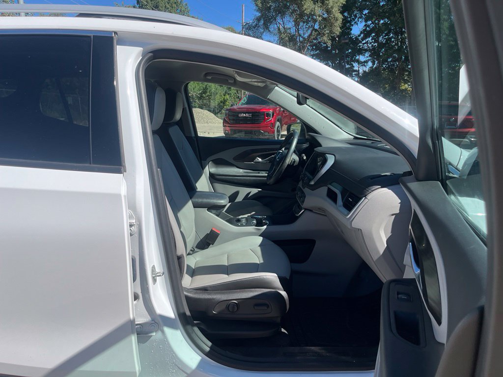 Used 2023 GMC Terrain SLT FWD image 33