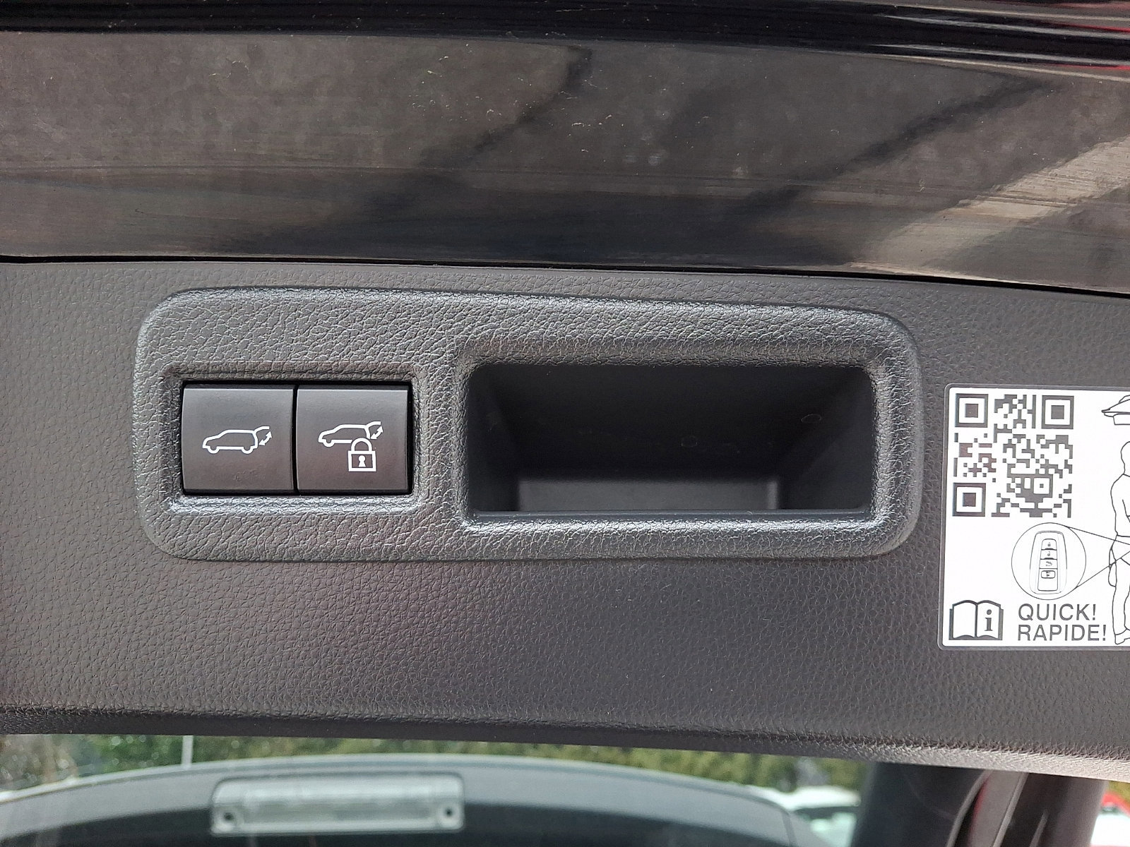 Used 2022 Toyota Venza LE image 23