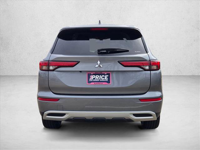 Used 2024 Mitsubishi Outlander SE Black Edition image 4