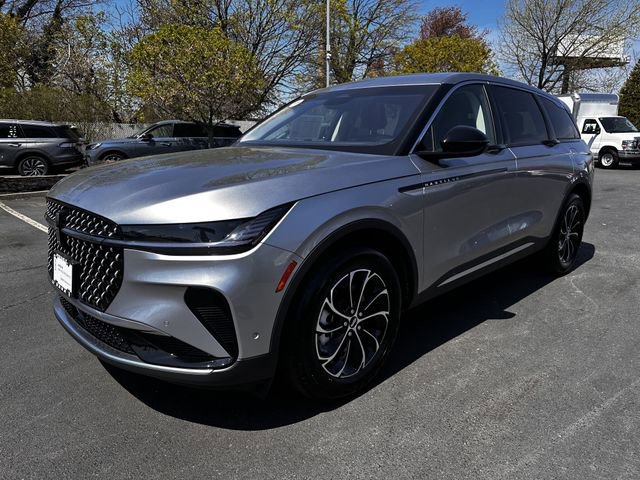 Used 2024 Lincoln Nautilus Premier w/ Equipment Group 102A image 9