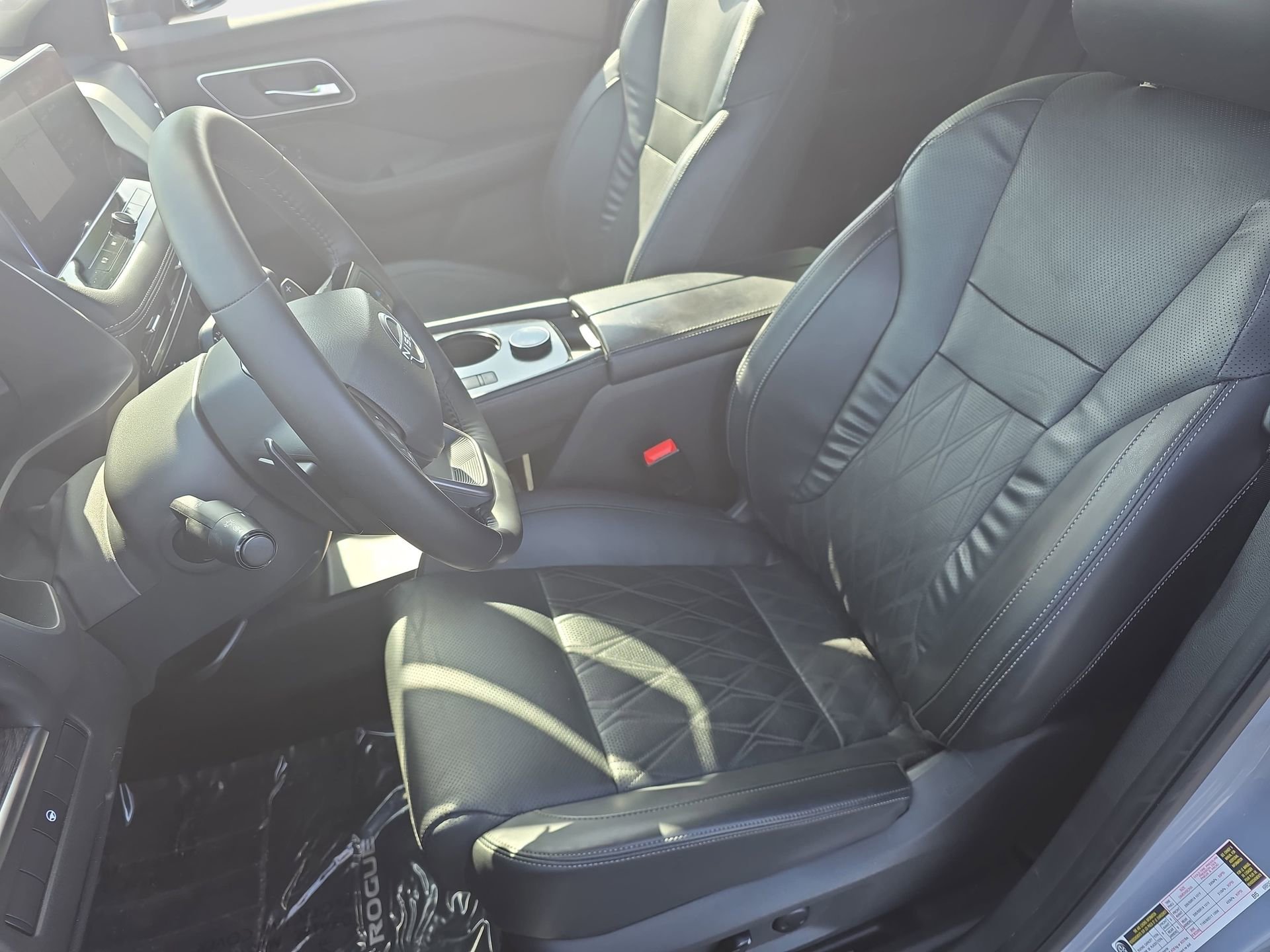 Used 2025 Nissan Rogue Platinum AWD/4WD image 15