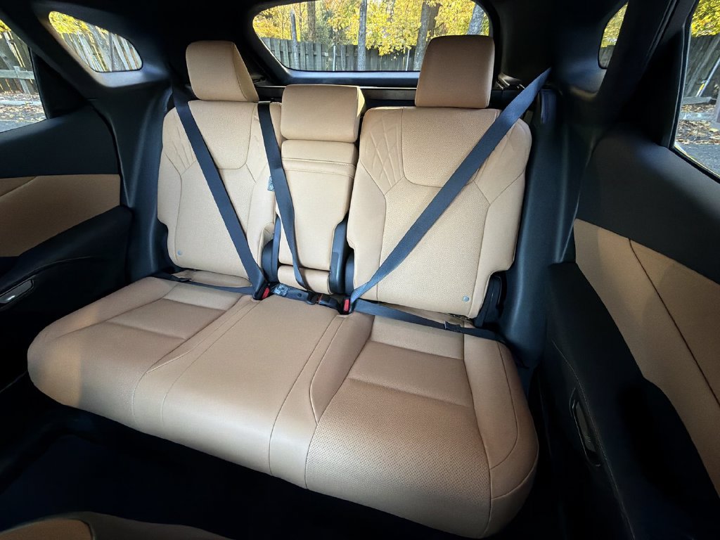 Used 2024 Lexus RX 350h w/ Accessory Package (Z1) AWD/4WD image 21