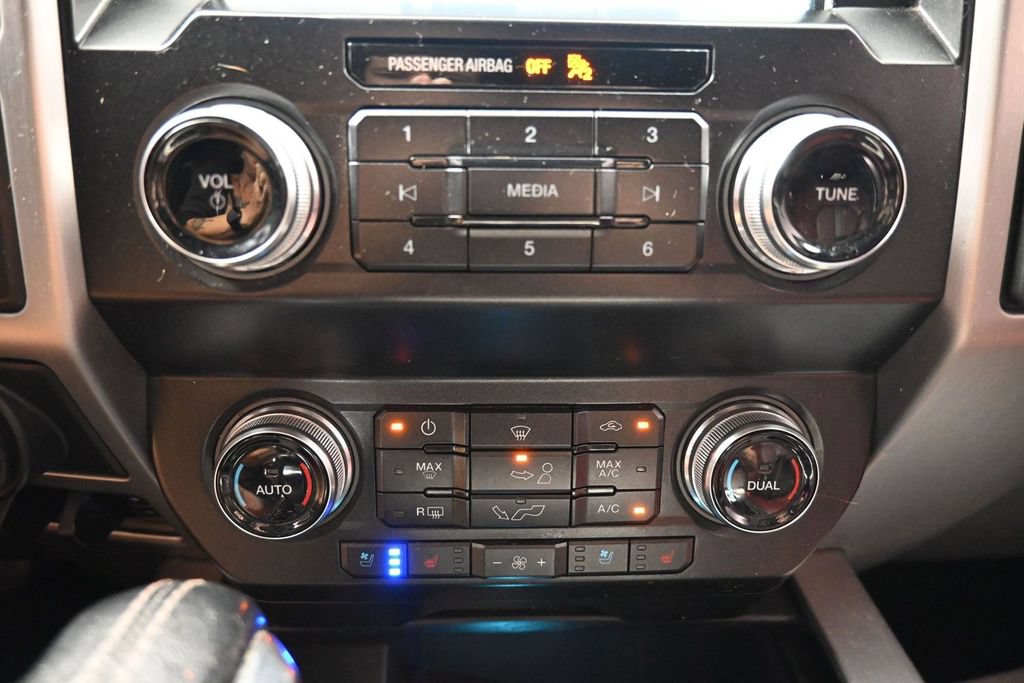 Used 2019 Ford F150 Platinum w/ Technology Package AWD/4WD image 16