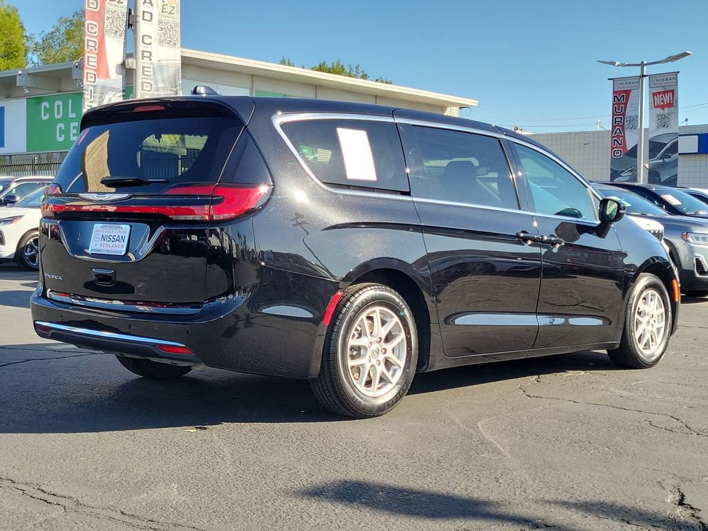 Used 2024 Chrysler Pacifica Touring-L image 33