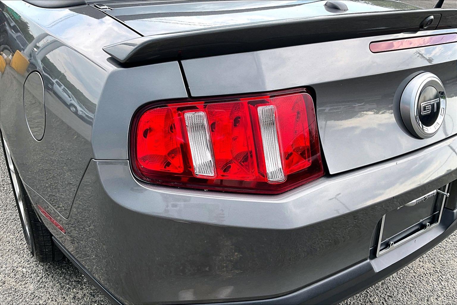 Used 2011 Ford Mustang GT Premium w/ Comfort Pkg RWD image 30
