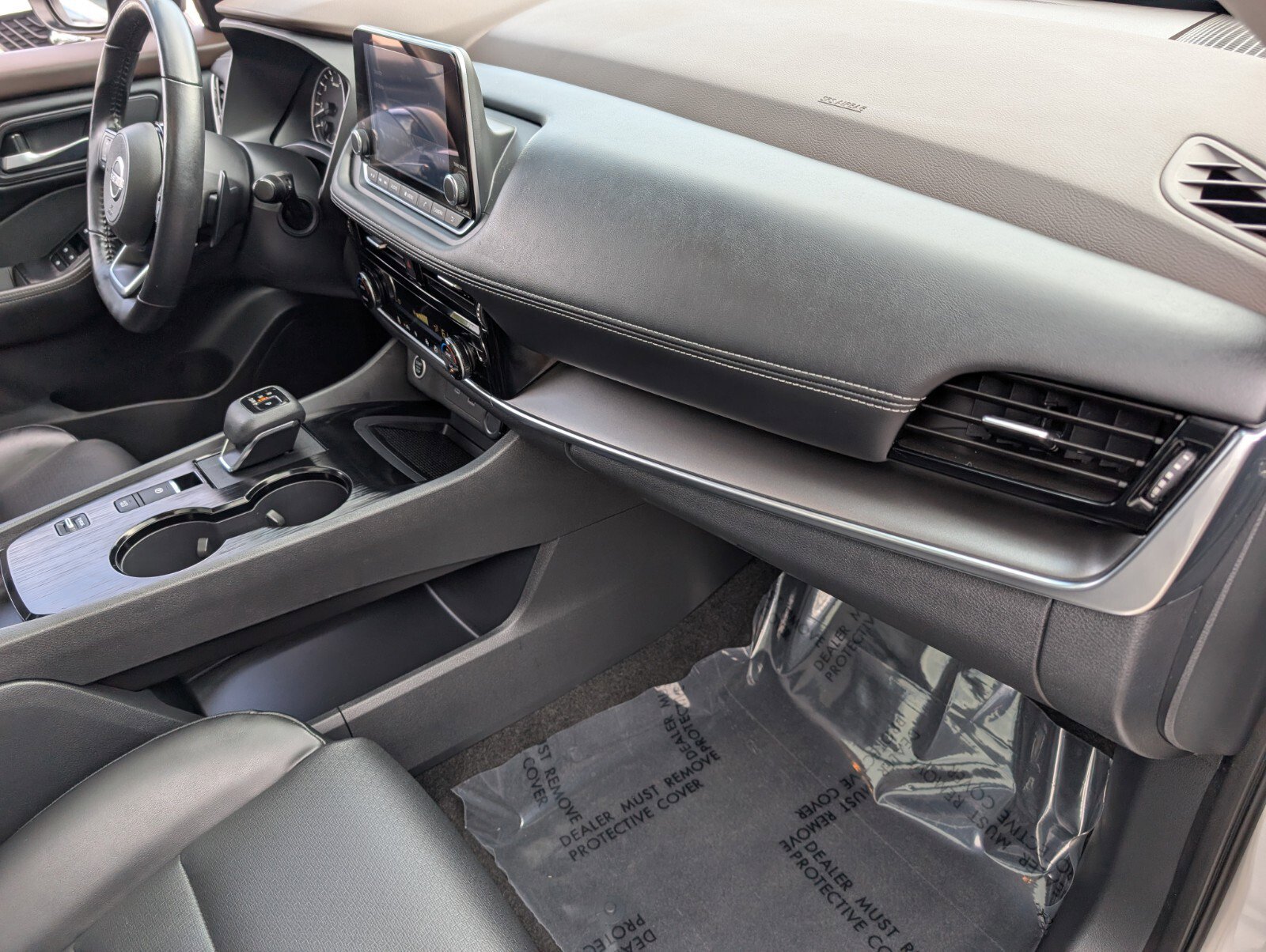 Used 2022 Nissan Rogue SV w/ SV Premium Package image 14