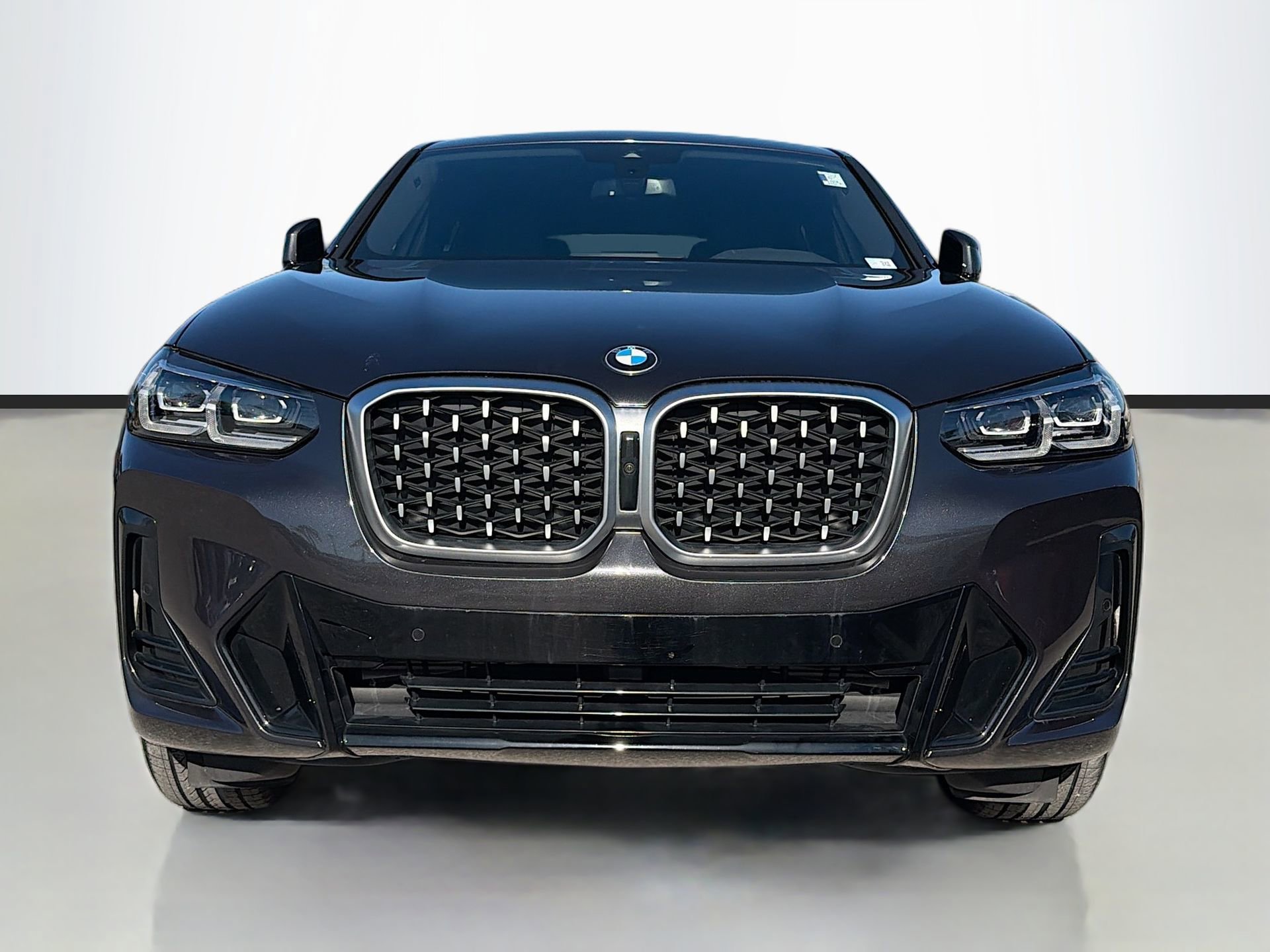 Certified 2025 BMW X4 xDrive30i image 9