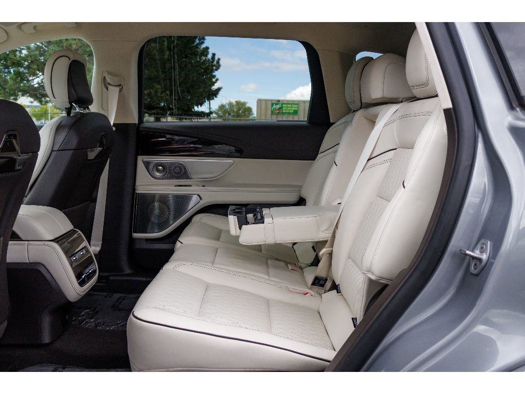 Used 2025 Lincoln Nautilus Black Label AWD/4WD image 13