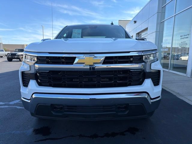 Used 2025 Chevrolet Silverado 1500 LT AWD/4WD image 2