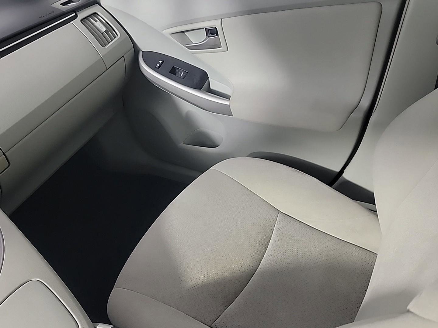 Used 2013 Toyota Prius Three image 22