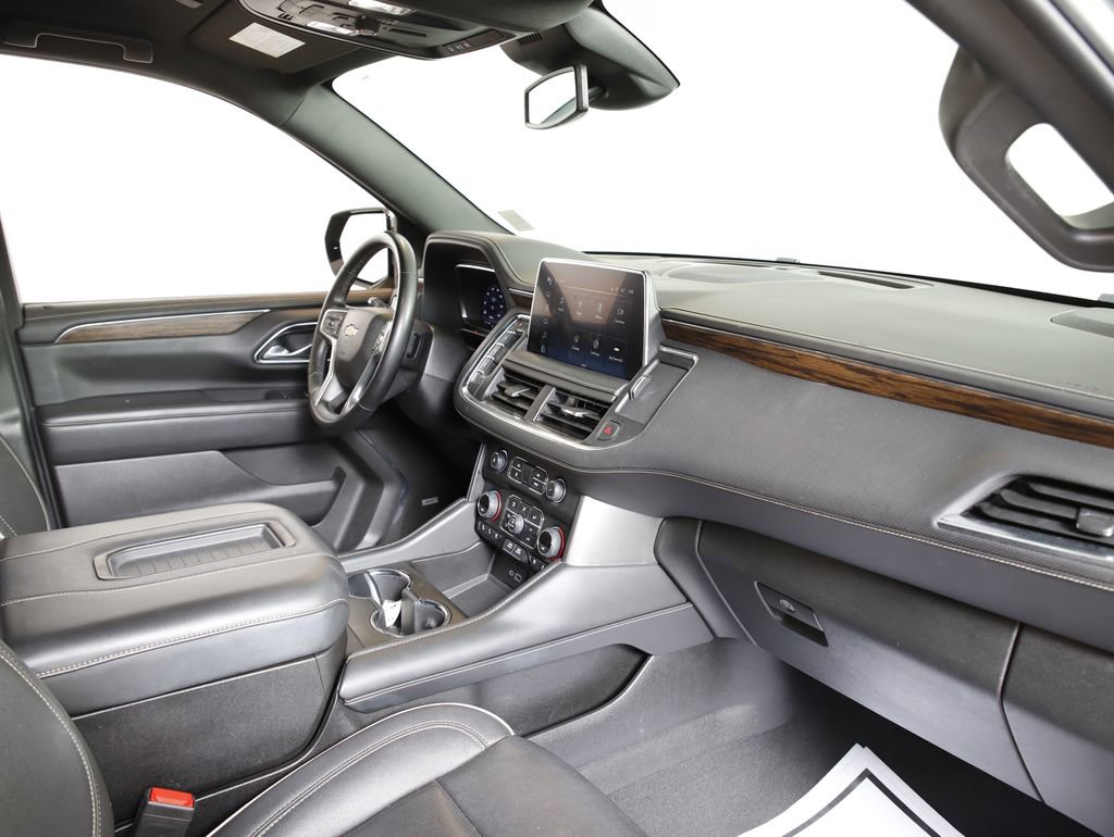 Used 2023 Chevrolet Suburban Premier image 7