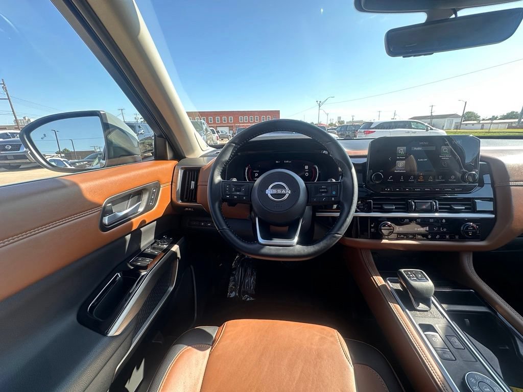 Certified 2025 Nissan Pathfinder Platinum AWD/4WD image 22