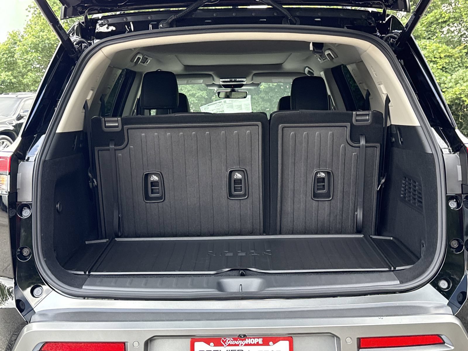 New 2026 Nissan Pathfinder Platinum FWD image 19