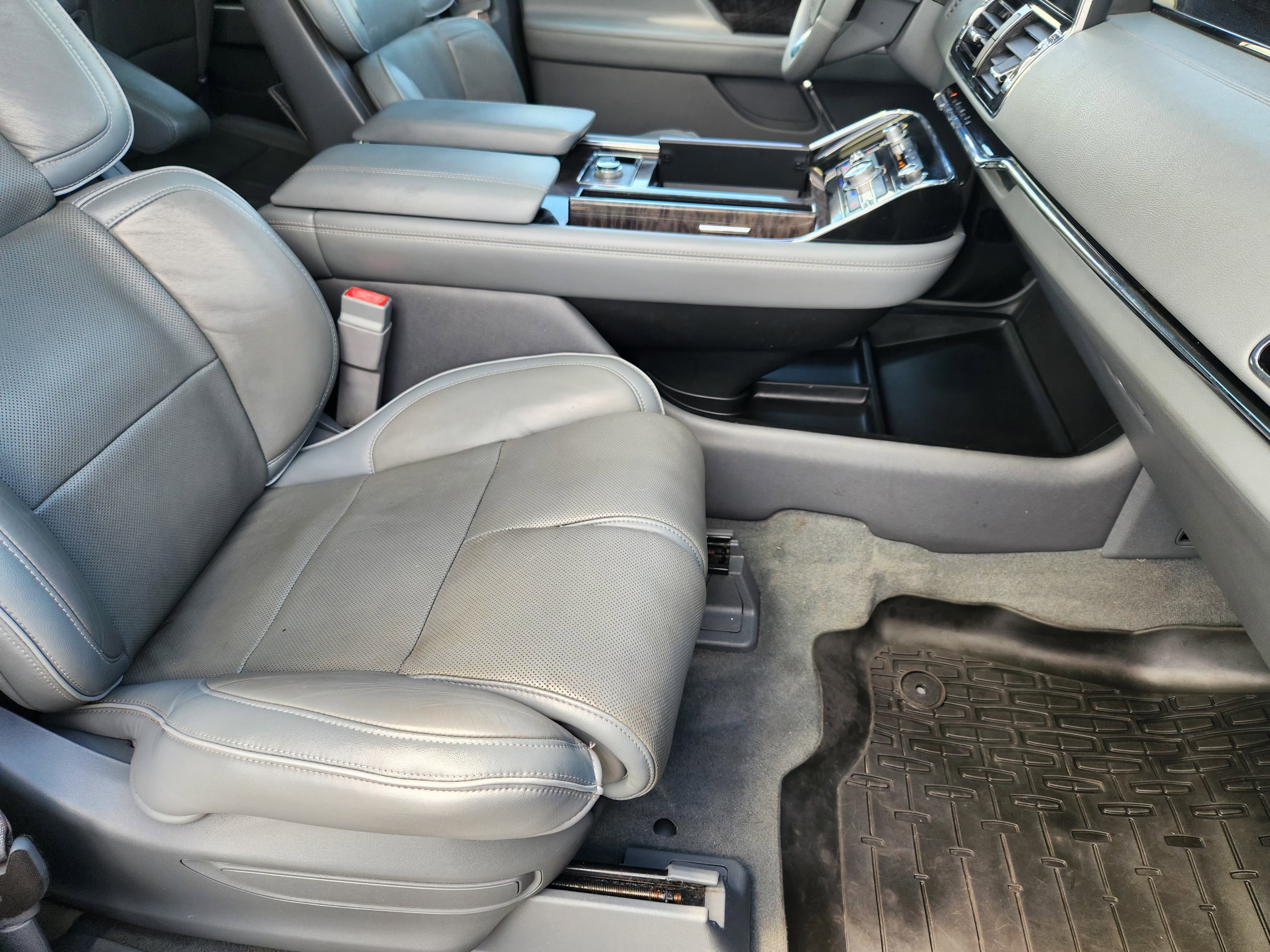 Used 2018 Lincoln Navigator Reserve w/ Technology Package AWD/4WD image 14