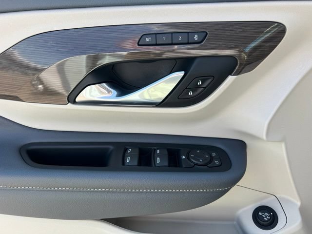 Used 2024 GMC Terrain Denali w/ Denali Premium Package AWD/4WD image 27